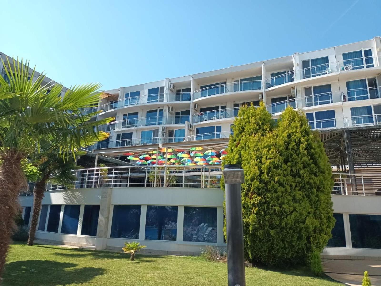 Design Studio In Atlantis Resort&Spa, Burgas Airport Buitenkant foto