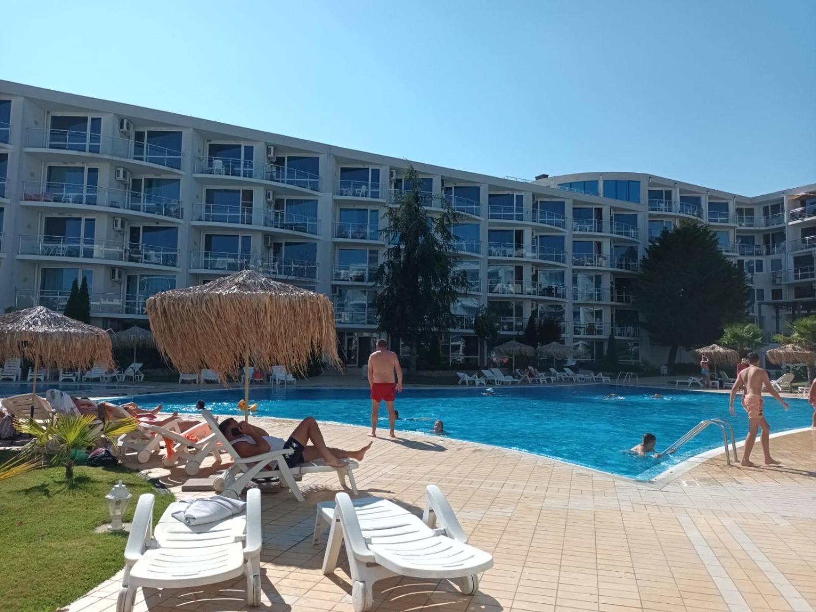 Design Studio In Atlantis Resort&Spa, Burgas Airport Buitenkant foto